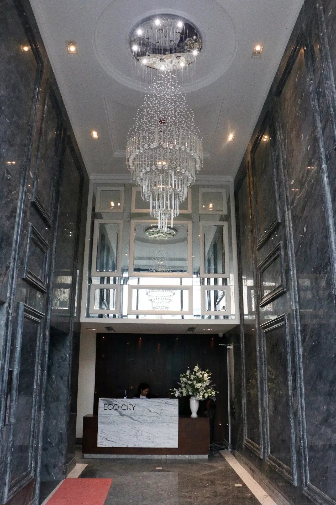 Sảnh đón cư dân tại chung cư Eco City Việt Hưng